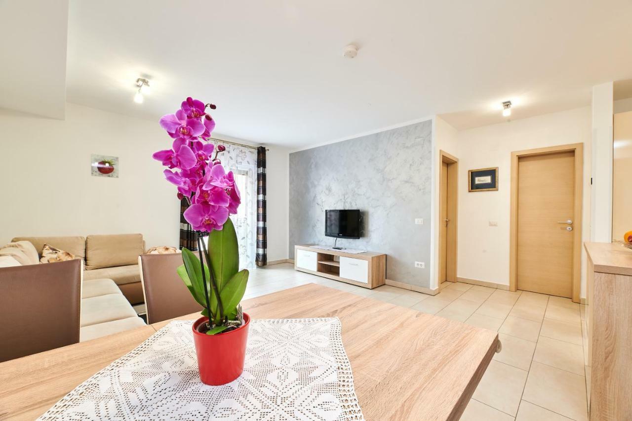 Apartman Leon Umag Kültér fotó
