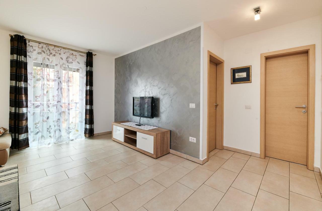 Apartman Leon Umag Kültér fotó